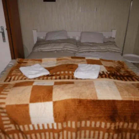Katalin Vendeghaz Apartament